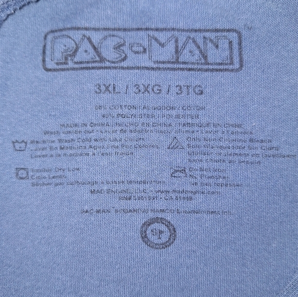 A Pac-Man shirt in a size 3XL.  It's pre-loved and in good condition. - Picture 3 of 4